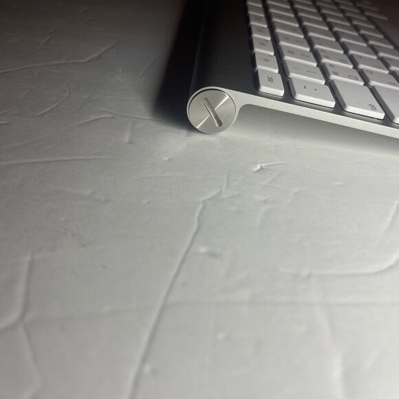 Genuine Apple Magic A1314 Bluetooth Wireless Slim Aluminum Keyboard Silver with - Picture 5 of 6